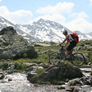 Durch das historisch, kulturell, landschaftlich und biketechnisch hochinteressante Dreiländereck im Unterengadin, Vinschgau und Tiroler Oberland.